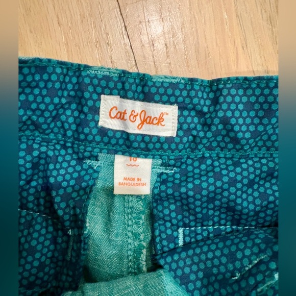 Boys Cat & Jack Green Shorts, Flat Front, Adjustable Waist, Size 10 - Picture 3 of 6